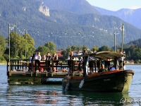 Anfahrt zum Waldfest auf dem Floß